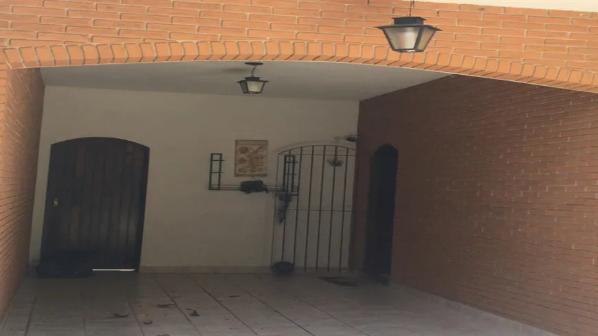 Foto 1 de Sobrado com 5 Quartos à venda, 230m² em Santana, São José dos Campos