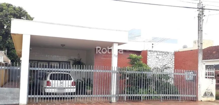 Foto 1 de Casa com 4 Quartos à venda, 296m² em Martins, Uberlândia