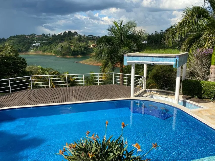 Foto 1 de Fazenda/Sítio com 4 Quartos à venda, 900m² em Chácaras Condomínio Recanto Pássaros II, Jacareí