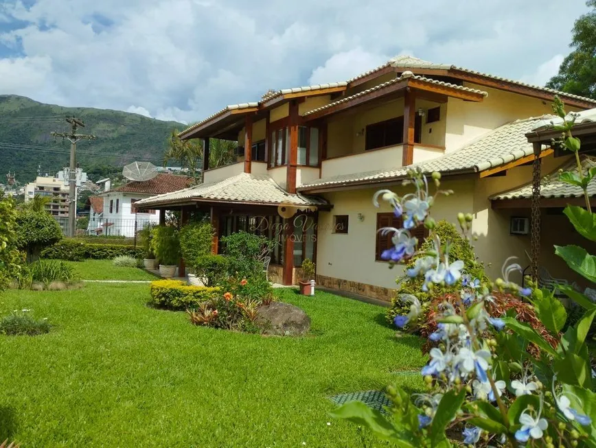 Foto 1 de Casa de Condomínio com 4 Quartos à venda, 186m² em Alto, Teresópolis