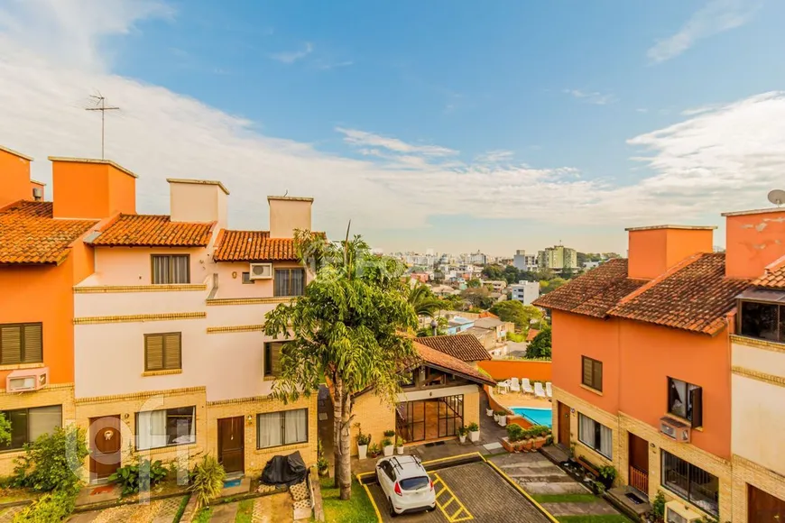 Foto 1 de Casa de Condomínio com 3 Quartos à venda, 87m² em Jardim Itú Sabará, Porto Alegre