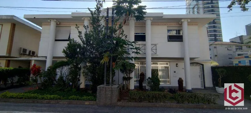 Foto 1 de Casa com 4 Quartos à venda, 369m² em Ponta da Praia, Santos