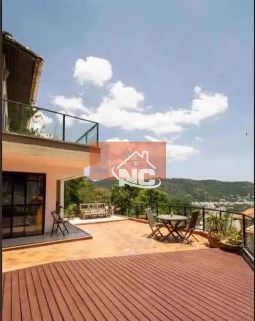 Foto 1 de Casa com 4 Quartos à venda, 300m² em São Francisco, Niterói