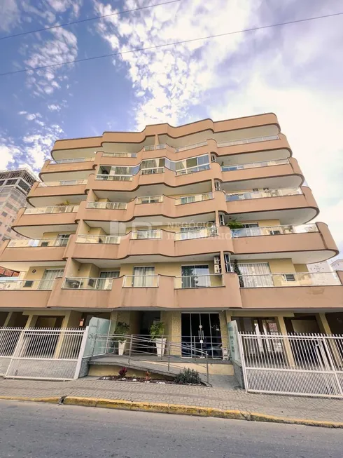 Foto 1 de Apartamento com 4 Quartos à venda, 165m² em Meia Praia, Itapema