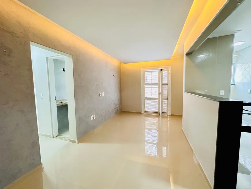 Foto 1 de Apartamento com 2 Quartos à venda, 60m² em Guararapes, Fortaleza