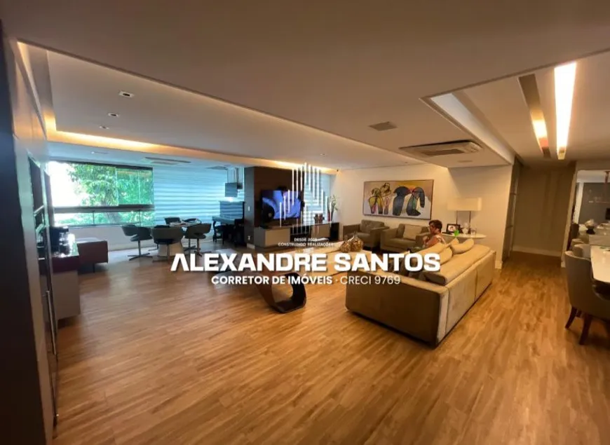 Foto 1 de Apartamento com 3 Quartos à venda, 200m² em Tamarineira, Recife