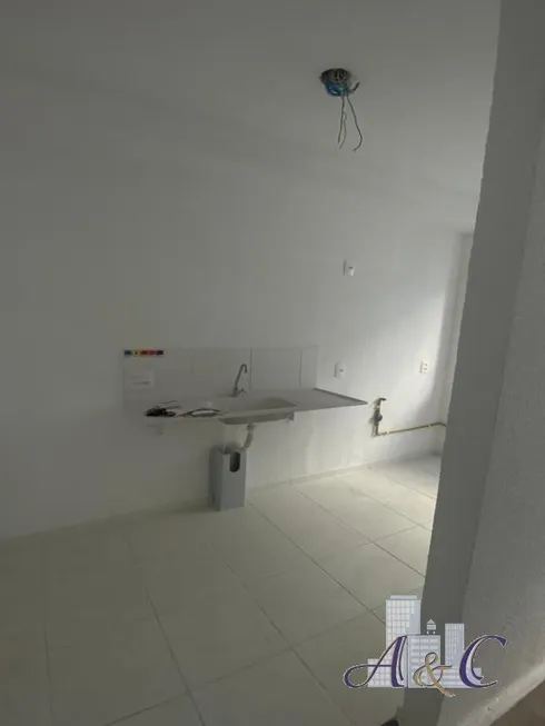 Foto 1 de Apartamento com 2 Quartos à venda, 41m² em Jardim do Lago, São Paulo