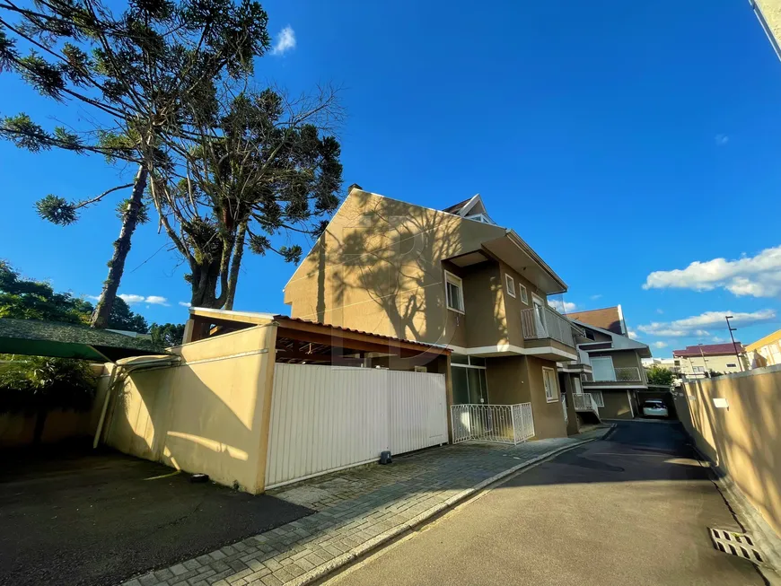 Foto 1 de Casa de Condomínio com 3 Quartos à venda, 270m² em Jardim Social, Curitiba