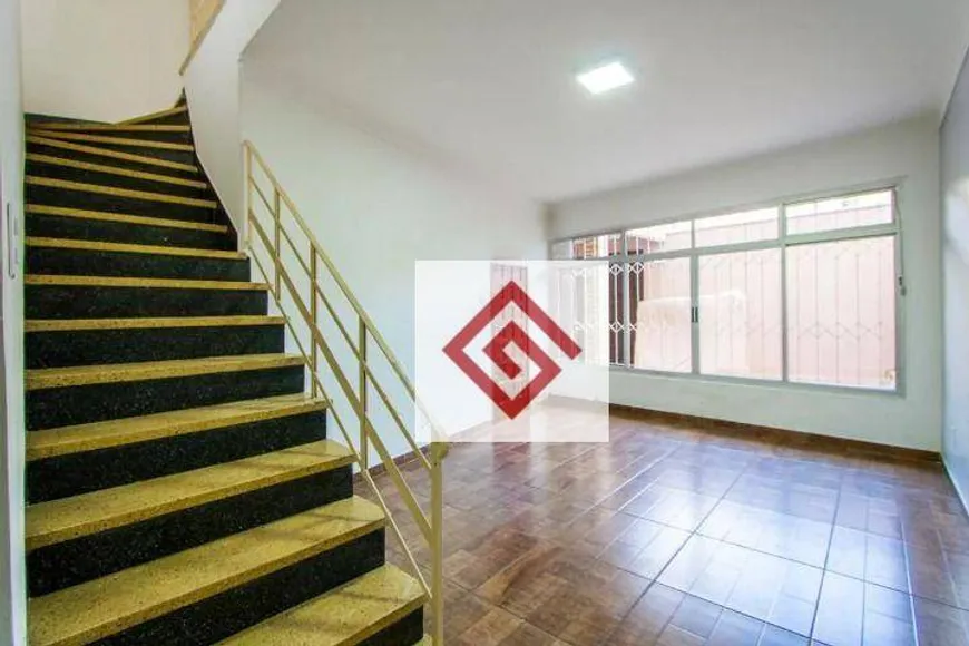 Foto 1 de Sobrado com 3 Quartos para alugar, 140m² em Vila Alzira, Santo André