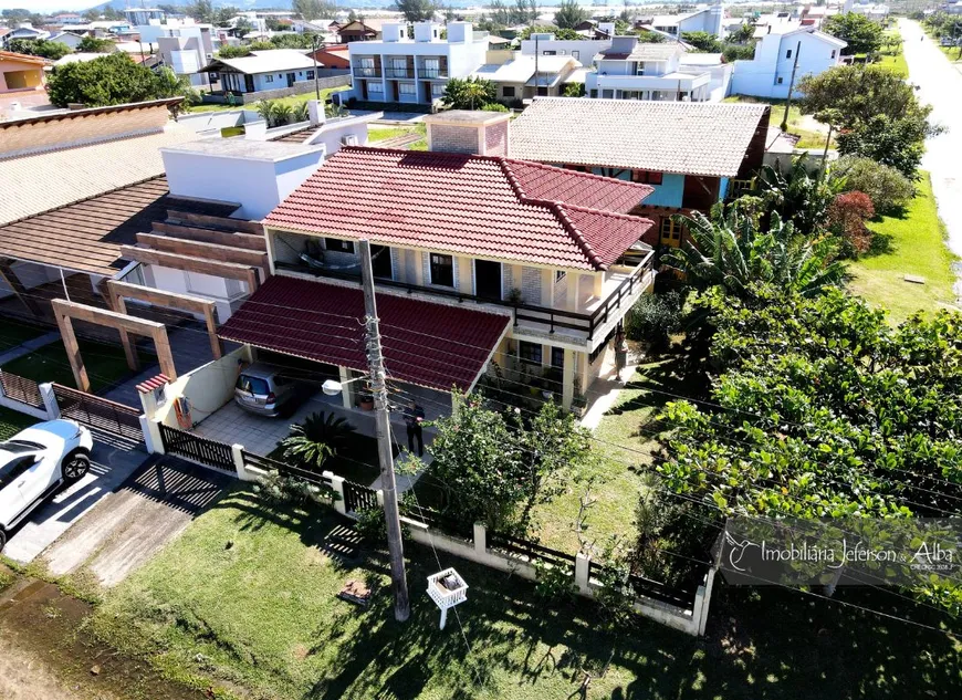 Foto 1 de Casa com 5 Quartos à venda, 261m² em Itapiruba, Imbituba