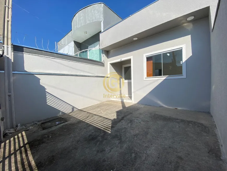 Foto 1 de Casa com 2 Quartos à venda, 71m² em Estoril, Taubaté