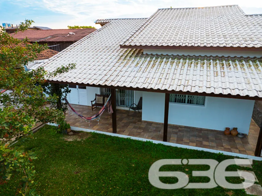 Foto 1 de Sobrado com 3 Quartos à venda, 160m² em Salinas, Balneário Barra do Sul