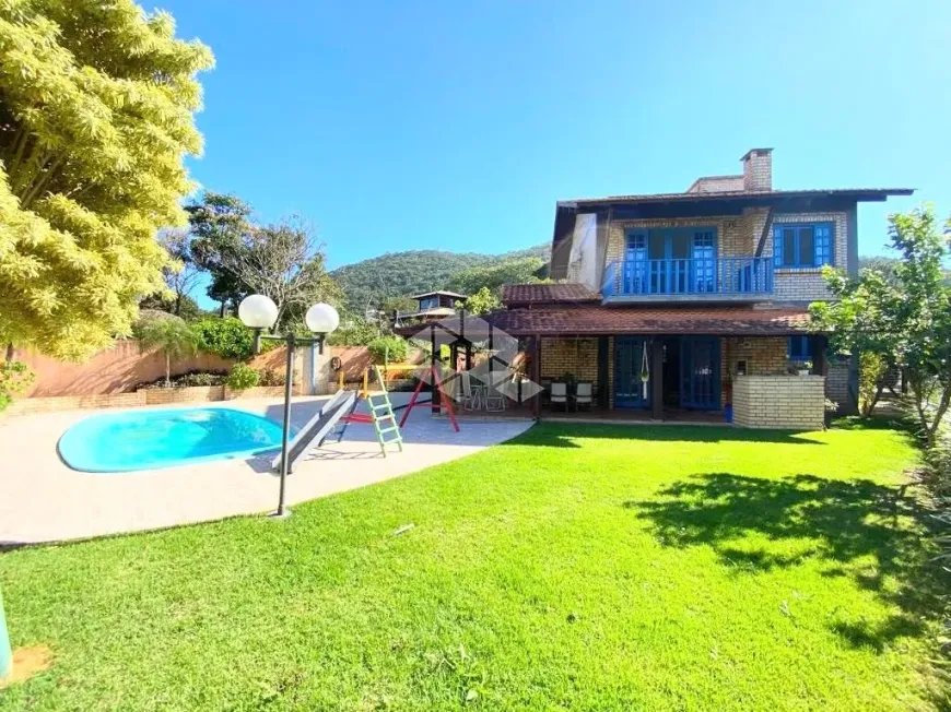 Foto 1 de Casa com 3 Quartos à venda, 245m² em Campeche, Florianópolis