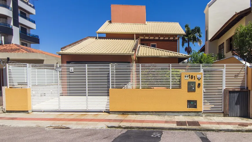 Foto 1 de Casa com 3 Quartos à venda, 354m² em Balneario do Estreito, Florianópolis