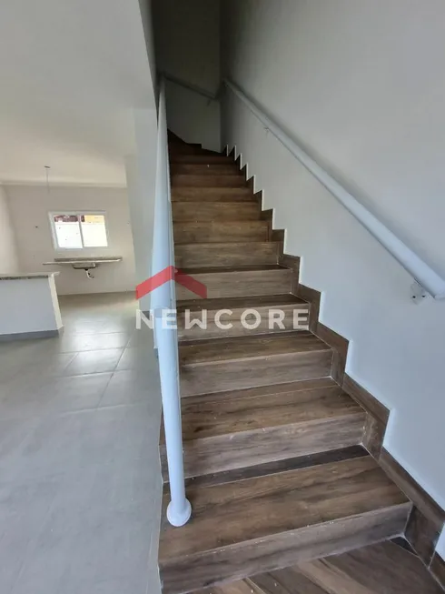 Foto 1 de Casa com 2 Quartos à venda, 75m² em Indaia, Bertioga