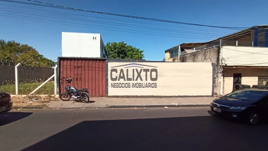 Foto 1 de Galpão/Depósito/Armazém à venda, 200m² em Carajas, Uberlândia