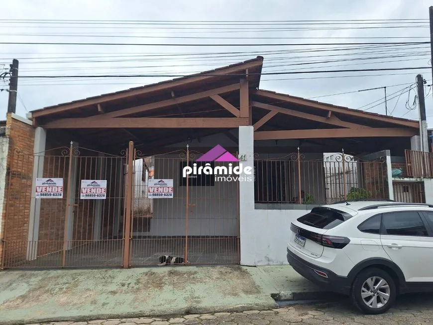 Foto 1 de Casa com 2 Quartos à venda, 159m² em Sumaré, Caraguatatuba