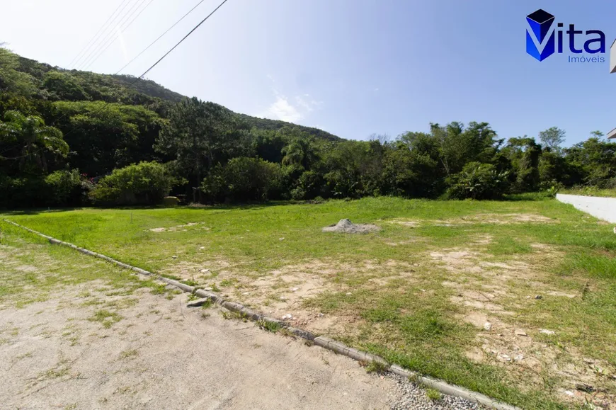 Foto 1 de Lote/Terreno à venda, 740m² em Cachoeira do Bom Jesus, Florianópolis