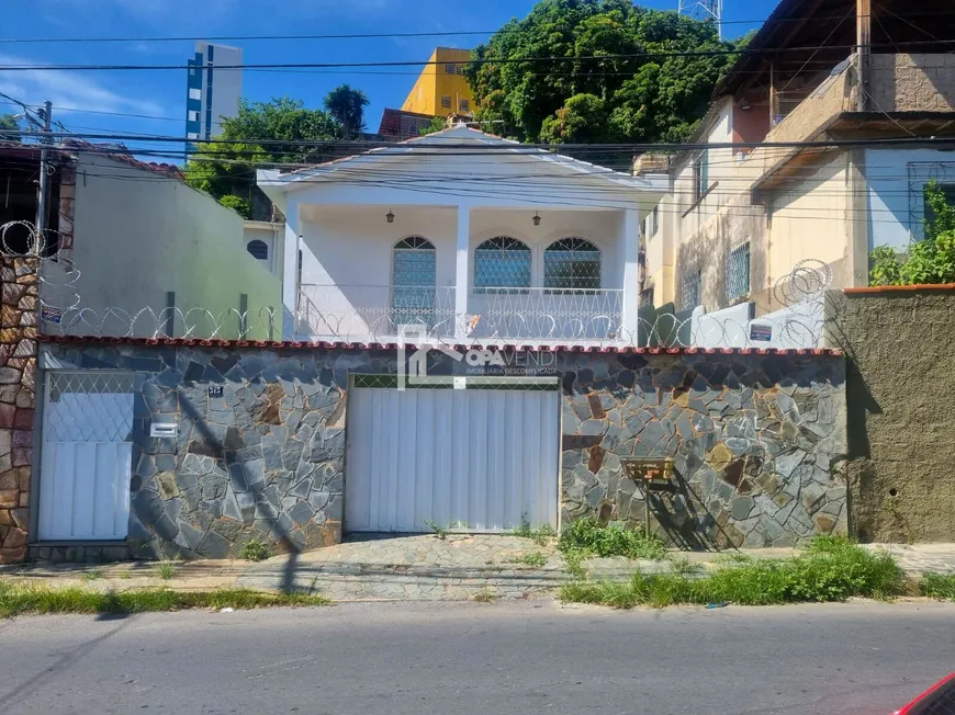 Foto 1 de Casa com 3 Quartos à venda, 420m² em Sagrada Família, Belo Horizonte