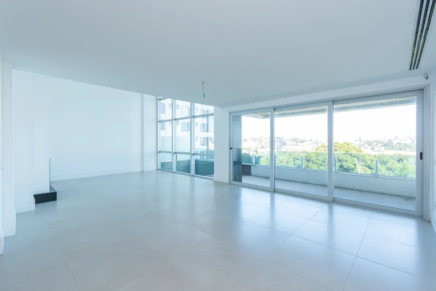 Foto 1 de Apartamento com 4 Quartos à venda, 227m² em Jardim Europa, Porto Alegre