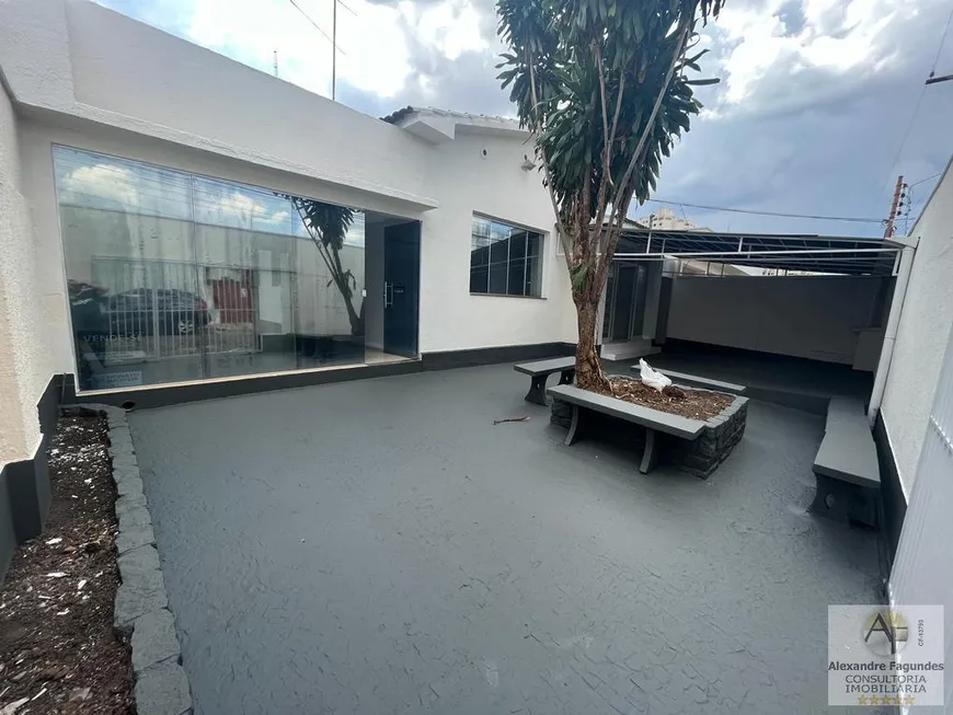 Foto 1 de Casa com 5 Quartos à venda, 323m² em Setor Sul, Goiânia