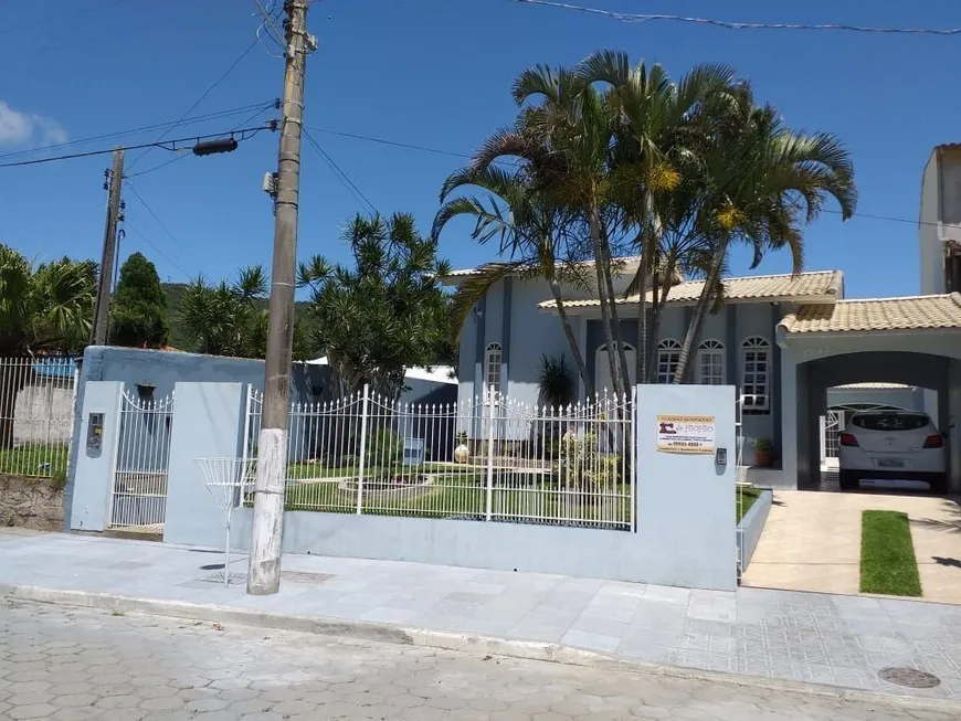 Foto 1 de Casa com 3 Quartos à venda, 200m² em Vila Alvorada, Imbituba