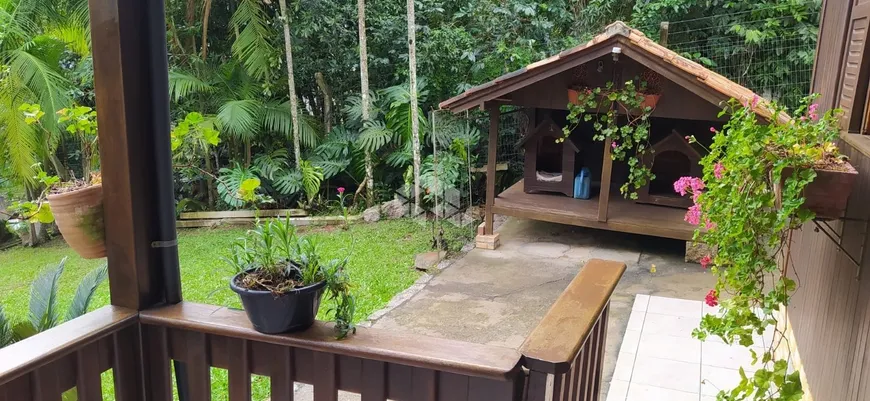 Foto 1 de Fazenda/Sítio com 2 Quartos à venda, 200m² em Vargem do Bom Jesus, Florianópolis