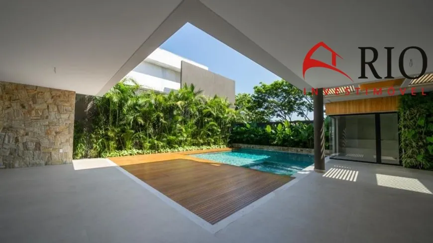 Foto 1 de Casa de Condomínio com 5 Quartos à venda, 860m² em Barra da Tijuca, Rio de Janeiro