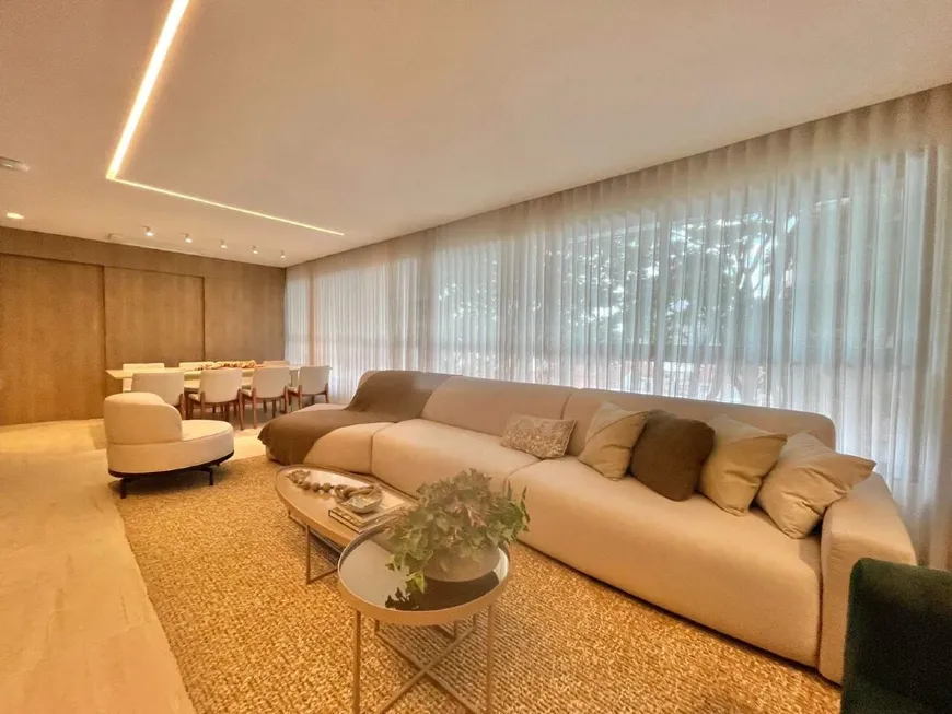 Foto 1 de Apartamento com 4 Quartos à venda, 166m² em Serra, Belo Horizonte