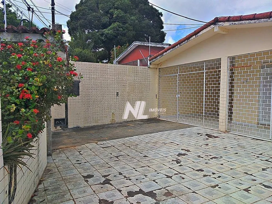 Foto 1 de Casa com 5 Quartos à venda, 221m² em Barro Vermelho, Natal