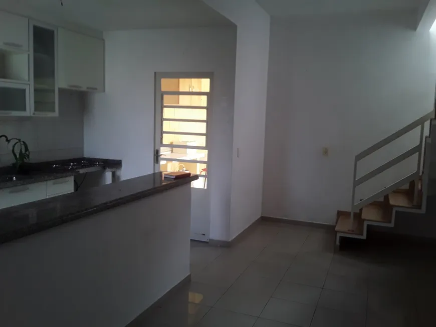 Foto 1 de Casa com 2 Quartos à venda, 80m² em Chacara Canta Galo, Cotia