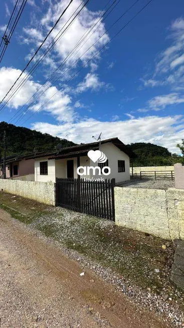 Foto 1 de Casa com 2 Quartos à venda, 241m² em Dom Joaquim, Brusque