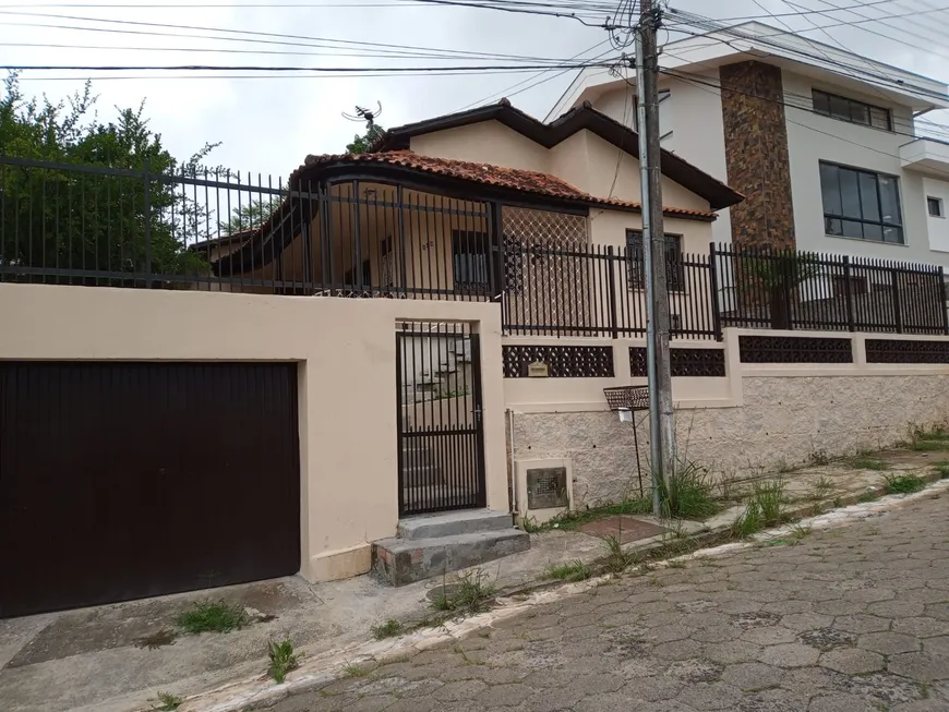 Foto 1 de Casa com 6 Quartos à venda, 130m² em Sao Cristovao, Criciúma