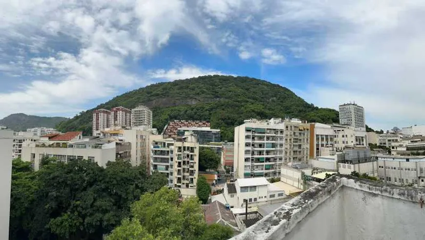 Foto 1 de Cobertura com 3 Quartos à venda, 180m² em Humaitá, Rio de Janeiro