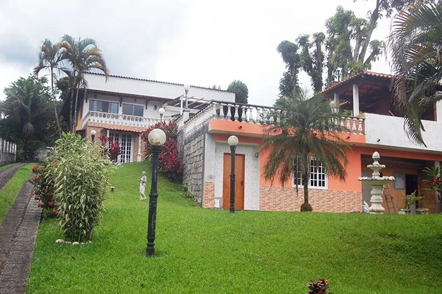 Foto 1 de Casa de Condomínio com 3 Quartos à venda, 1100m² em Caneca Fina, Guapimirim