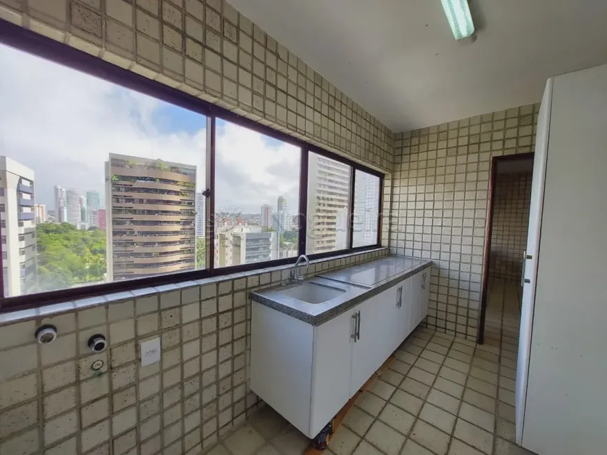 Foto 1 de Apartamento com 3 Quartos à venda, 157m² em Casa Amarela, Recife