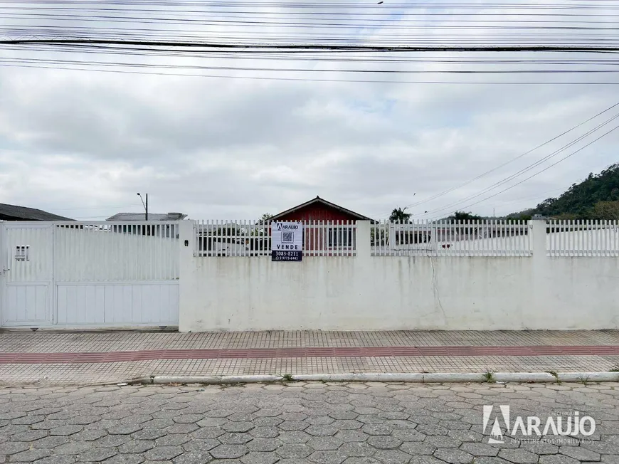 Foto 1 de Casa com 3 Quartos à venda, 80m² em Espinheiros, Itajaí