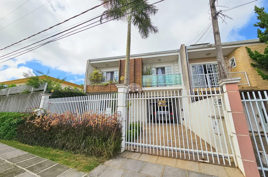 Foto 1 de Sobrado com 3 Quartos à venda, 160m² em Colônia Rio Grande, São José dos Pinhais