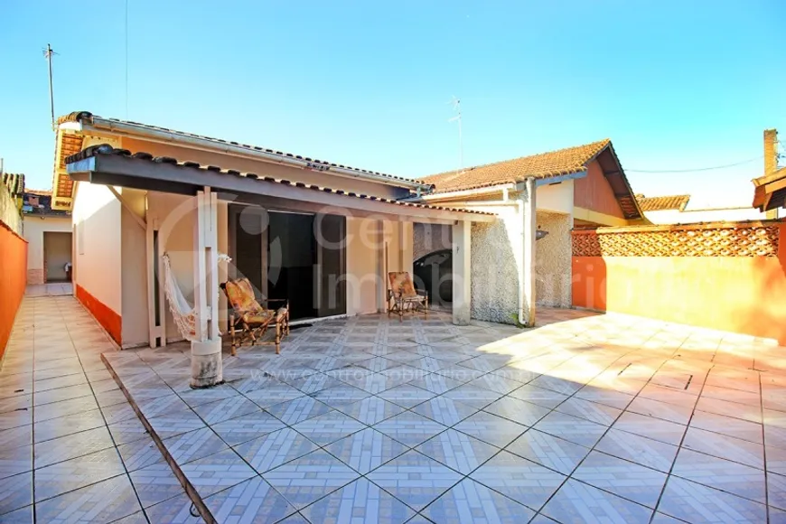 Foto 1 de Casa com 2 Quartos à venda, 127m² em Balneario Sambura, Peruíbe