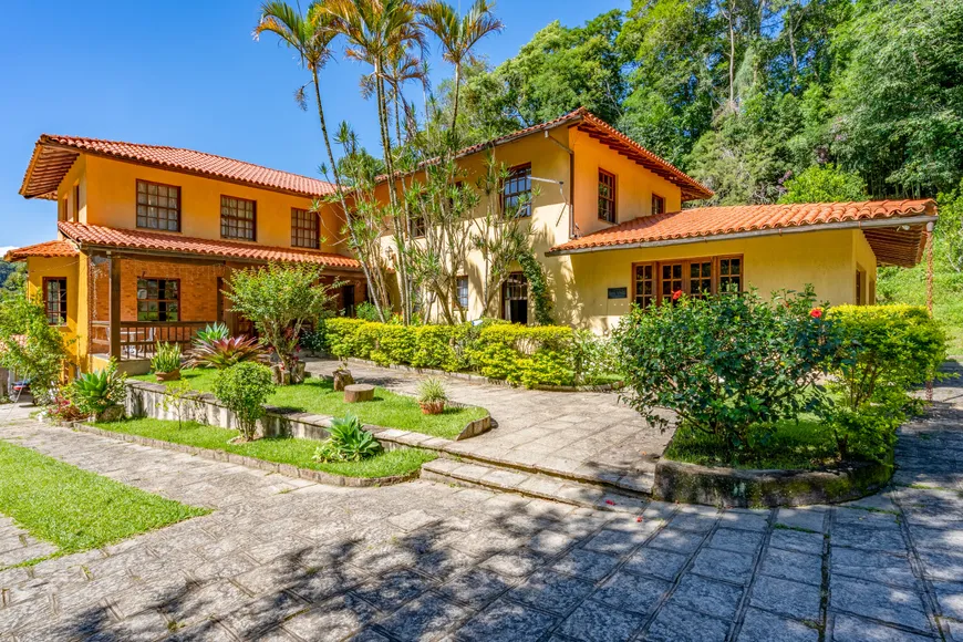 Foto 1 de Casa com 9 Quartos à venda, 379m² em Parque do Imbuí, Teresópolis