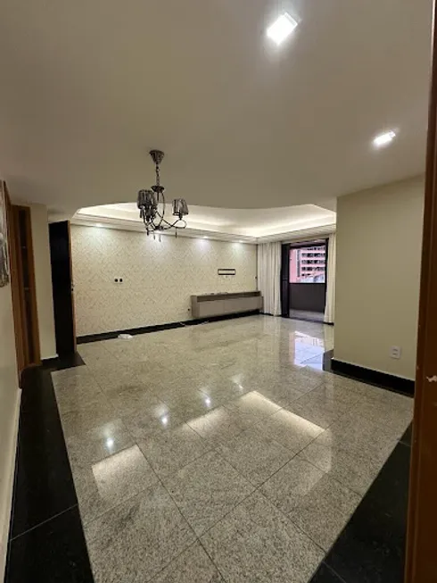 Foto 1 de Apartamento com 3 Quartos à venda, 108m² em Ponta Verde, Maceió