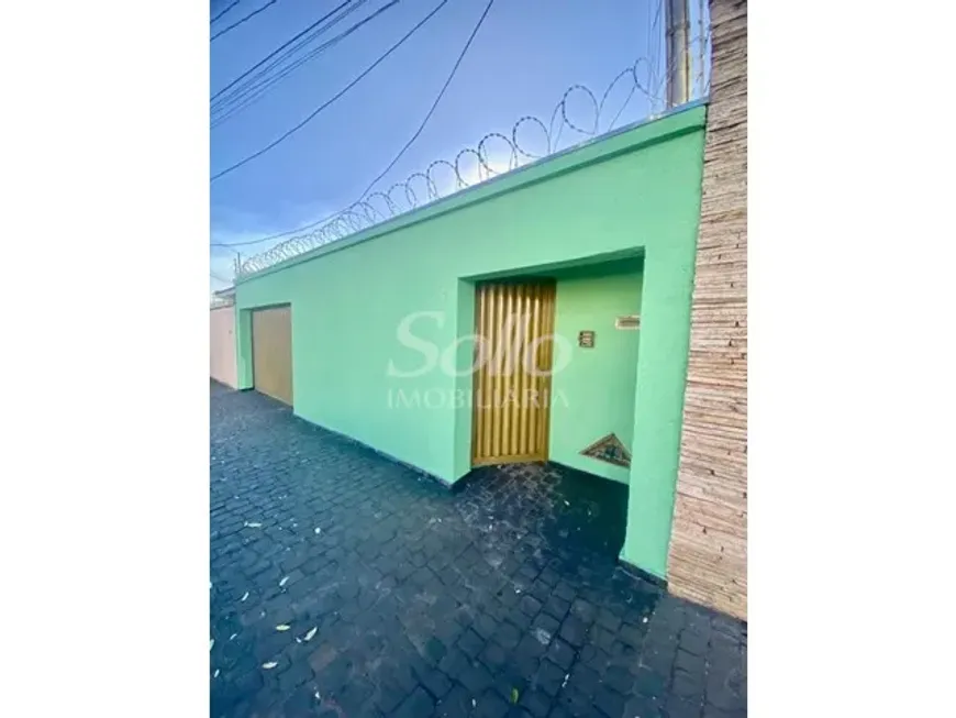 Foto 1 de Casa com 4 Quartos para alugar, 10m² em Martins, Uberlândia