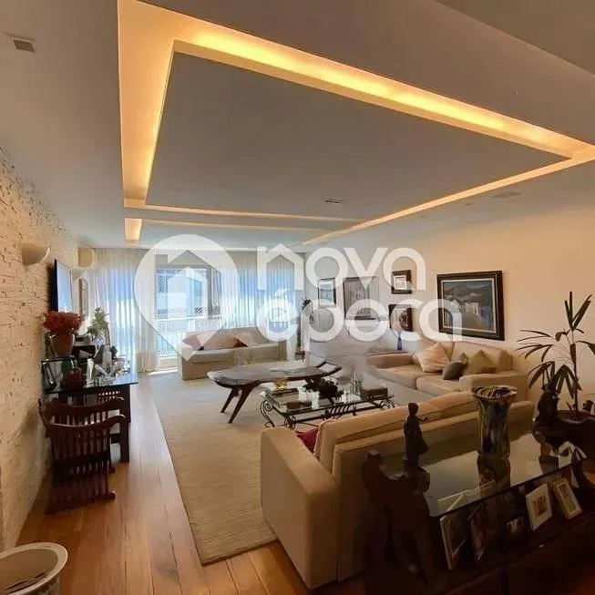 Foto 1 de Apartamento com 3 Quartos à venda, 170m² em Copacabana, Rio de Janeiro