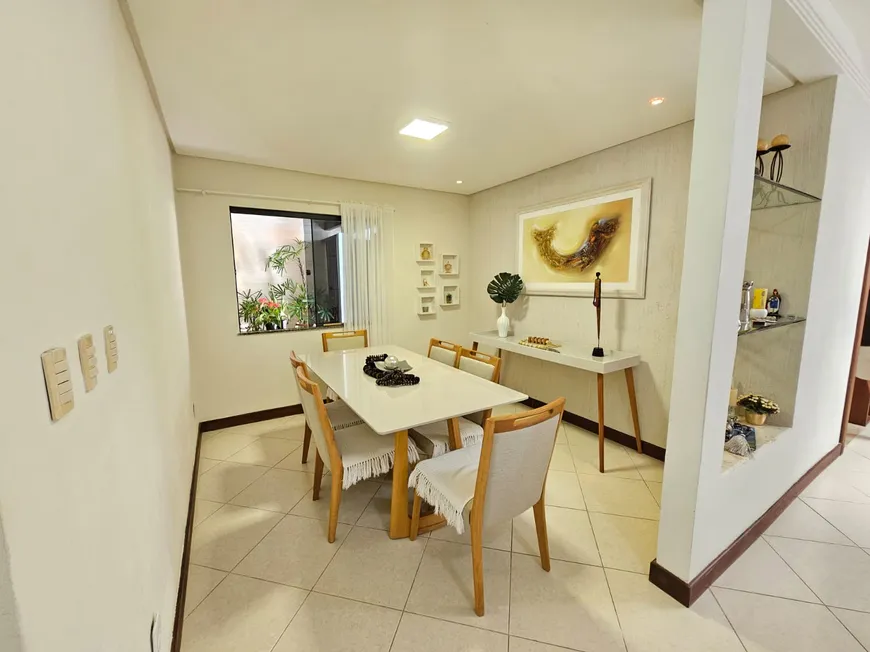 Foto 1 de Apartamento com 4 Quartos à venda, 180m² em Itapuã, Salvador