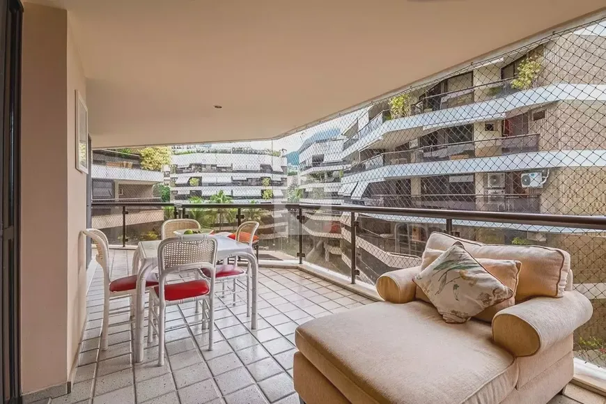 Foto 1 de Apartamento com 4 Quartos à venda, 251m² em Lagoa, Rio de Janeiro