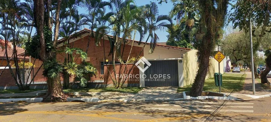 Foto 1 de Casa com 4 Quartos para venda ou aluguel, 370m² em Jardim Apolo, São José dos Campos