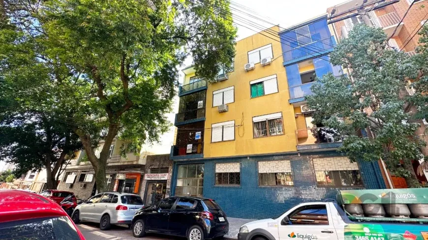 Foto 1 de Apartamento com 2 Quartos à venda, 59m² em Santana, Porto Alegre