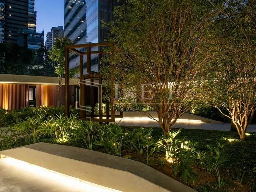 Foto 1 de Apartamento com 3 Quartos à venda, 197m² em Jardim América, São Paulo