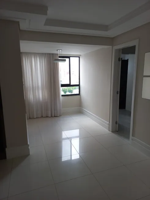 Foto 1 de Apartamento com 3 Quartos à venda, 79m² em Armação, Salvador