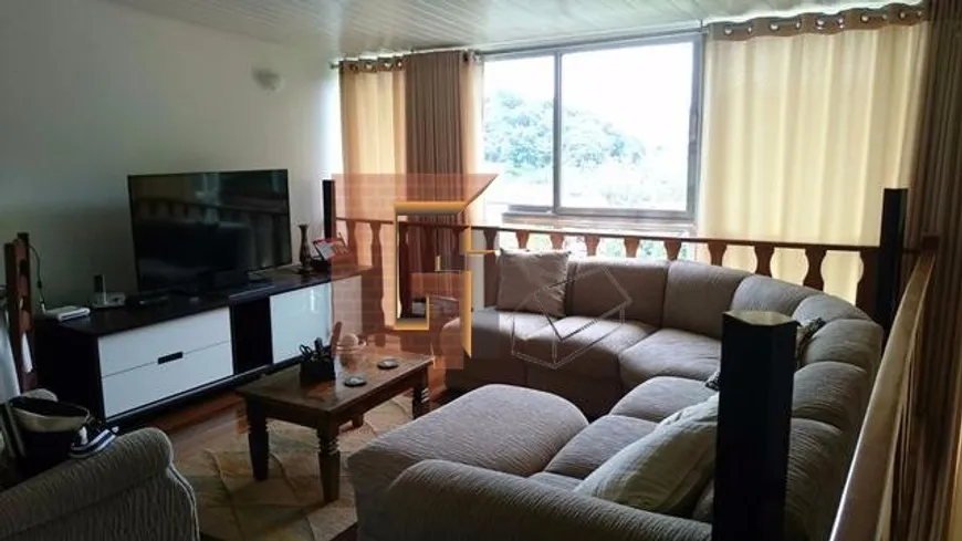 Foto 1 de Apartamento com 2 Quartos à venda, 135m² em Independência, Petrópolis